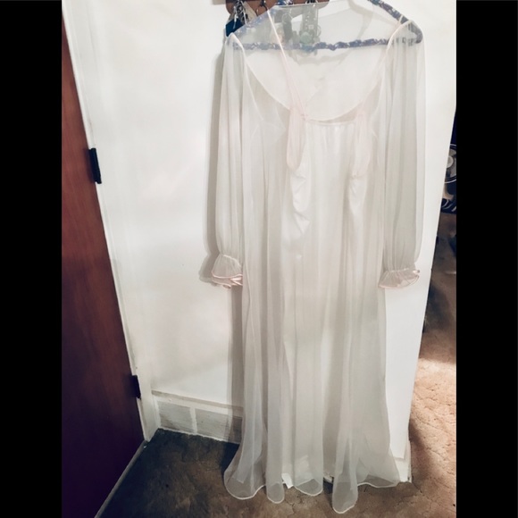 Val Mode Gorgeous Vintage Peignoir Set - Picture 2 of 8